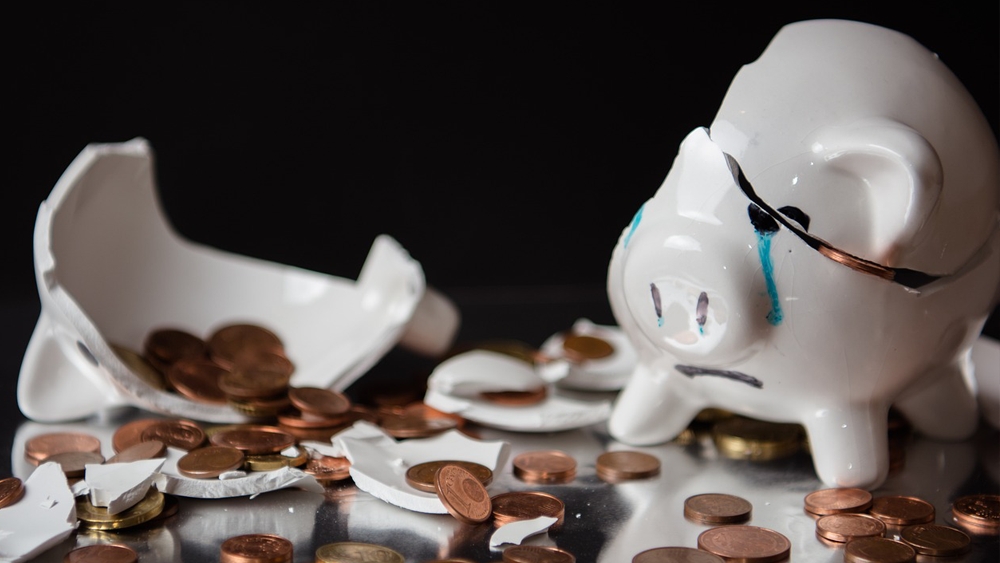 깨진 돼지저금통 마케팅